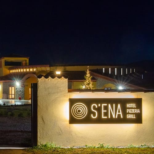S'ena Hotel, Arbus