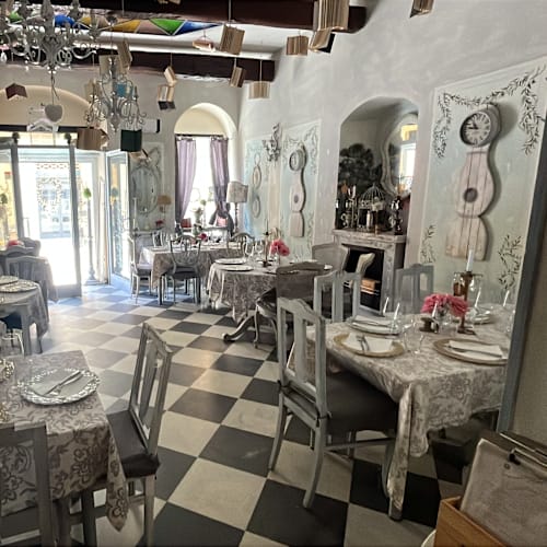 Atelier al Gustavino, Carrara