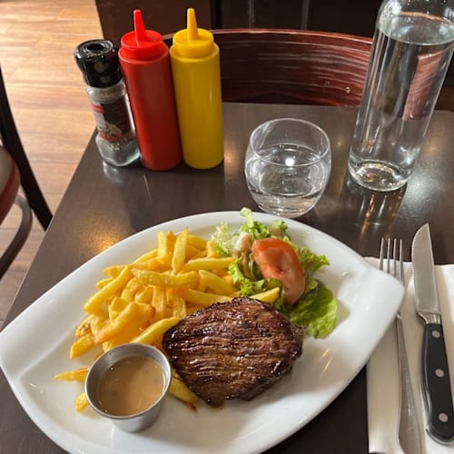 Le Cafe du Trone, Paris