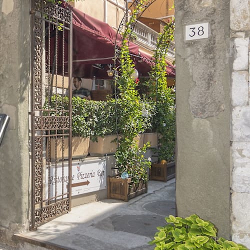 La corte di San Leonardo, Pisa