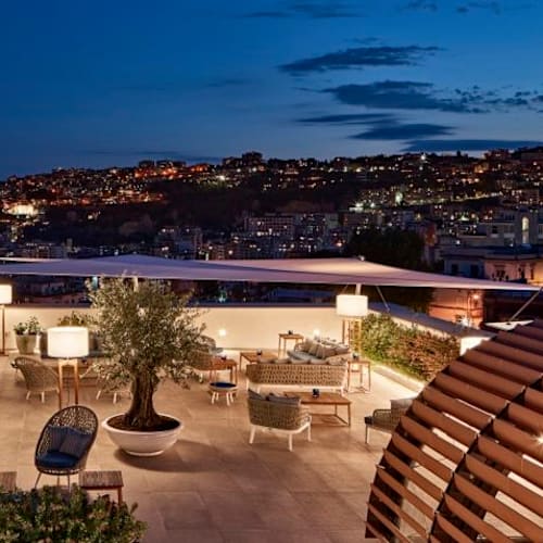 THE NIQ BAR & RESTAURANT, Napoli