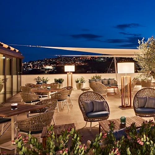 THE NIQ BAR & RESTAURANT, Napoli