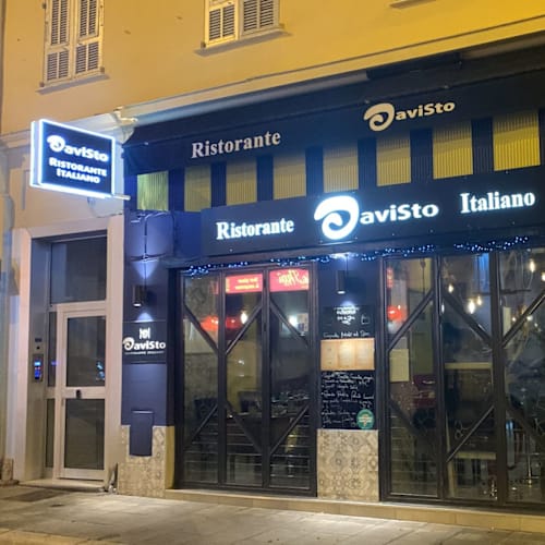 Davisto, Nice