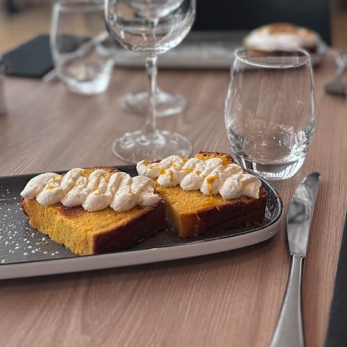 Kitchen & Bar at Courtyard By Marriott Paris Créteil, Créteil