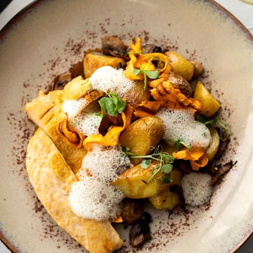 Kitchen & Bar at Courtyard By Marriott Paris Créteil, Créteil