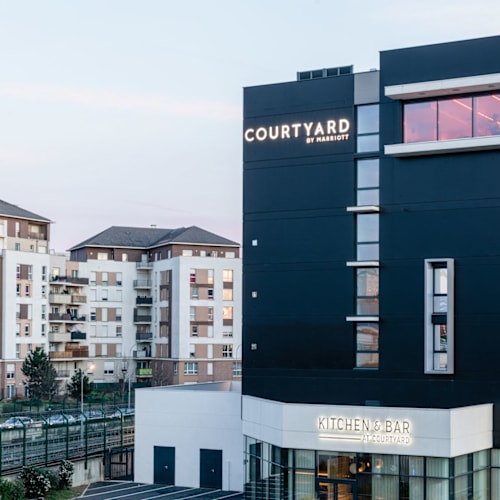 Kitchen & Bar at Courtyard By Marriott Paris Créteil, Créteil