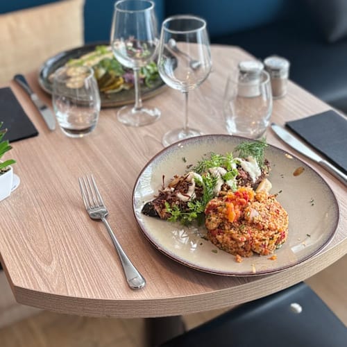 Kitchen & Bar at Courtyard By Marriott Paris Créteil, Créteil