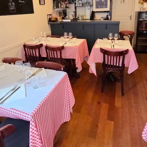 Antoinette à Montmartre, Paris