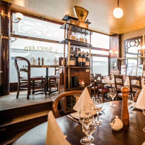 Le Bouclard, Paris