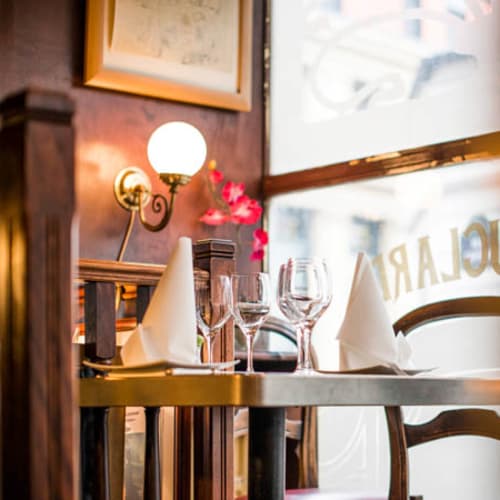 Le Bouclard, Paris