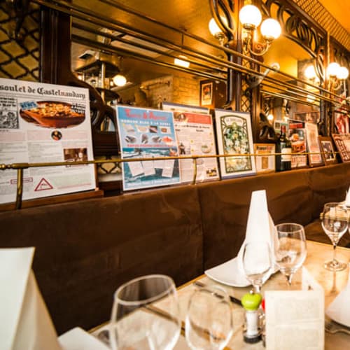 Le Bouclard, Paris