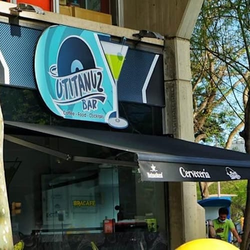 Otitanuz Bar, Barcelona