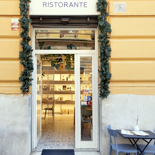 Marea Hostaria, Roma