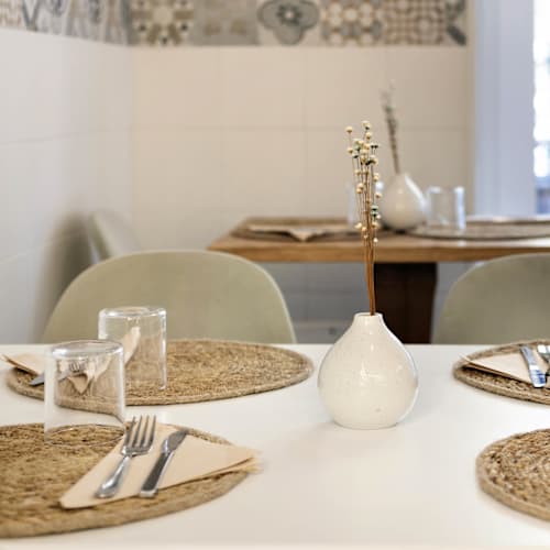 Marea Hostaria, Roma
