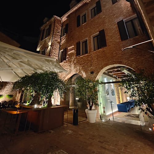 Oleis, Ferrara