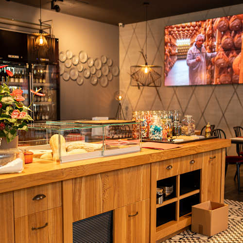 La Tòla Emiliana, Monza