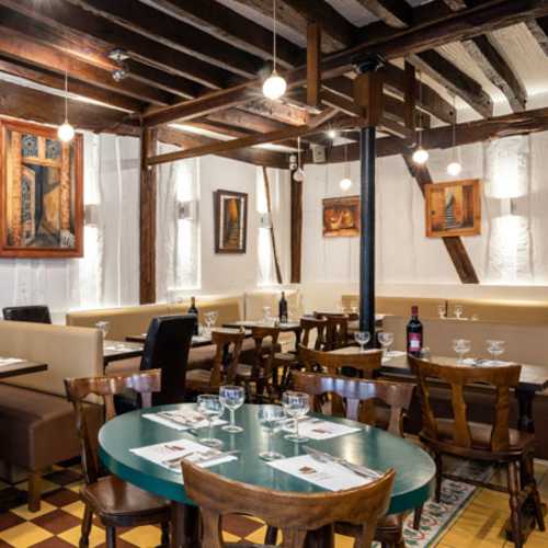 Les passagers de Beyrouth, Paris