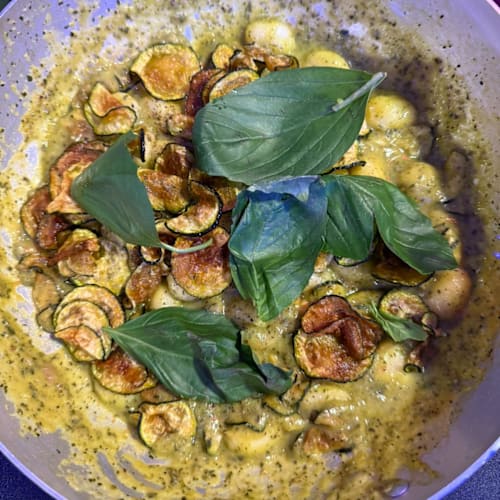 Living Garden Club, Quarto