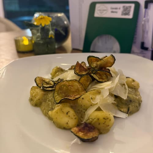 Living Garden Club, Quarto