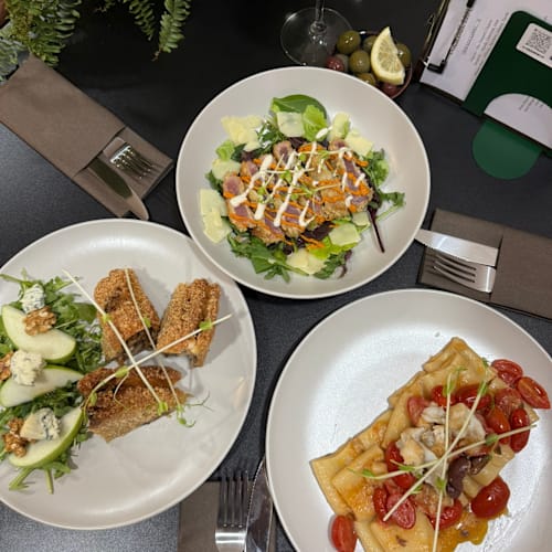 Living Garden Club, Quarto