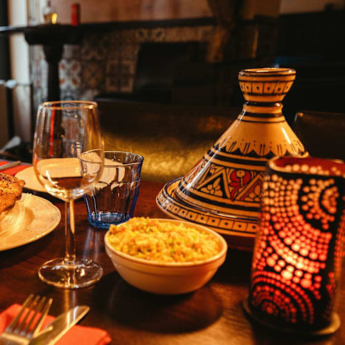 El Basha, Den Haag