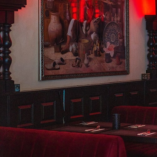 El Basha, Den Haag