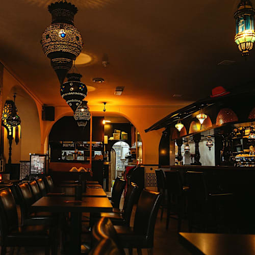 El Basha, Den Haag
