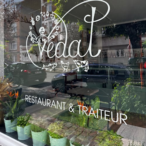 Vedat, Ixelles