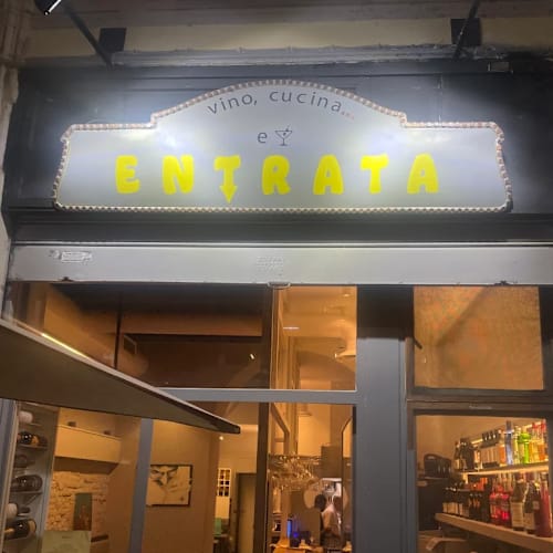 Entrata, Milano