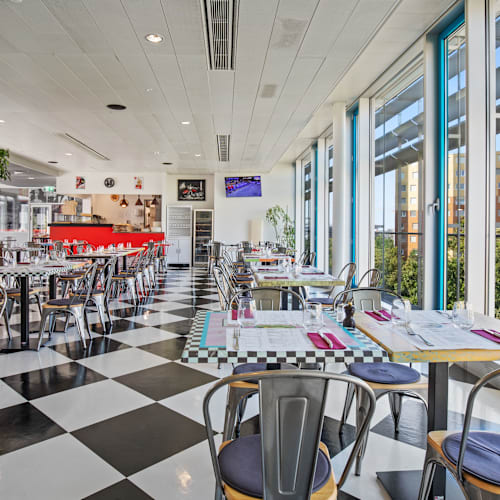 Mamma Franca Restaurant by The Bowling Balexert , Vernier
