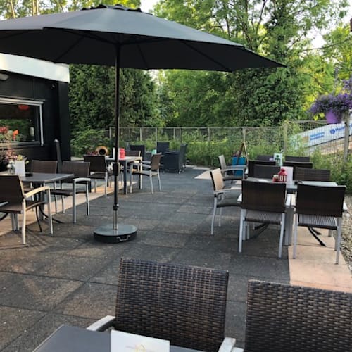 Senbazuru, Hoofddorp