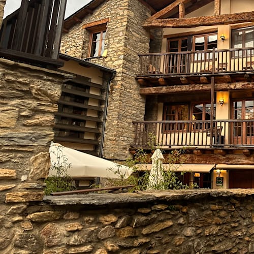 Llobarca Restaurant, Estamariu