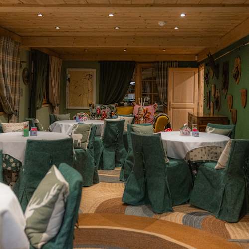 The Andrew, Demi-Quartier