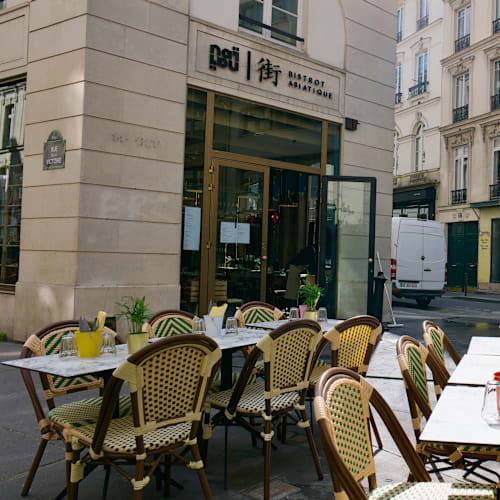 Naï Naï, Paris