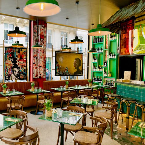 Naï Naï, Paris