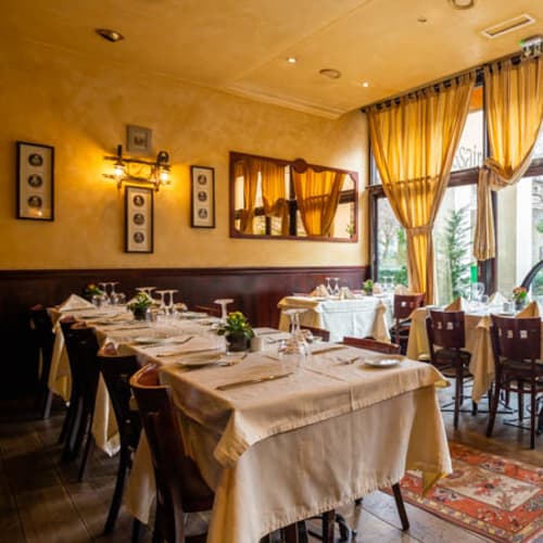 Le Janissaire, Paris