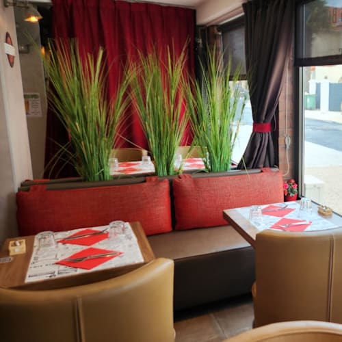 Cafe des Lilas, Clamart