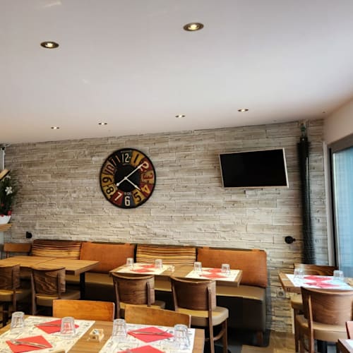 Cafe des Lilas, Clamart