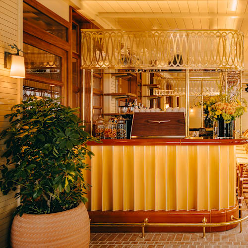 Public House, Paris