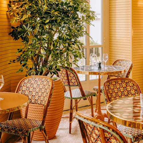 Public House, Paris