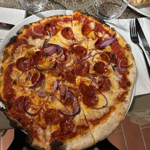 La Cicala e la Formica, Castelvecchio di Cómpito