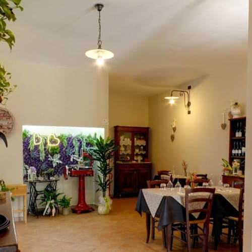 La Cicala e la Formica, Castelvecchio di Cómpito