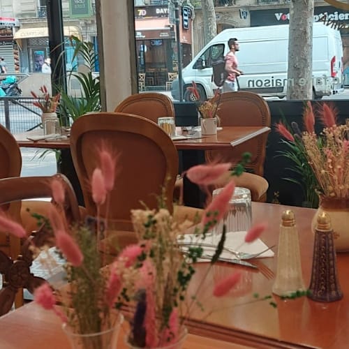 Chez Thanina , Paris