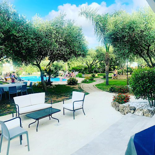 Villa Garden, Gasponi