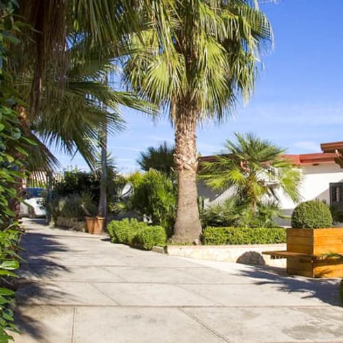 Villa Garden, Gasponi