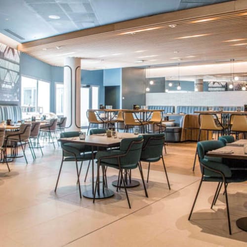 Kitchen and Bar by Courtyard Arcueil, Arcueil