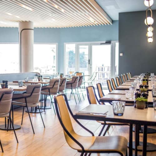 Kitchen and Bar by Courtyard Arcueil, Arcueil