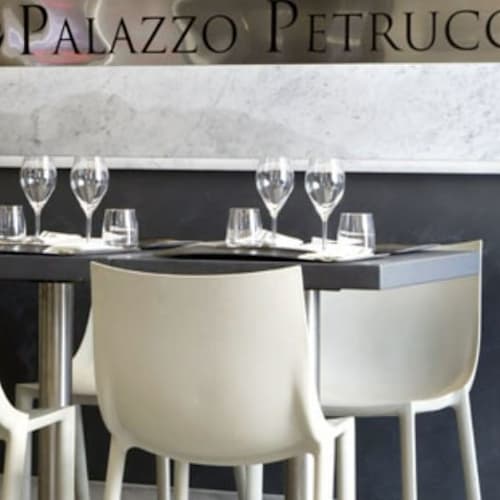 Palazzo Petrucci Pizzeria, Napoli