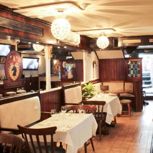 Chequers Bar & Restaurant, Cascais