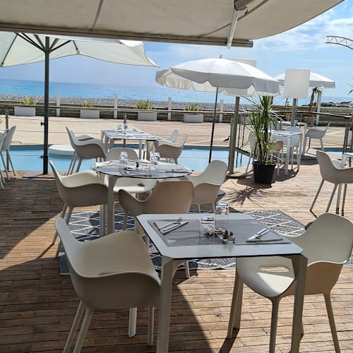 Le Comptoir JOA - Antibes La Siesta (pièce d'identité obligatoire et accès aux m, Antibes